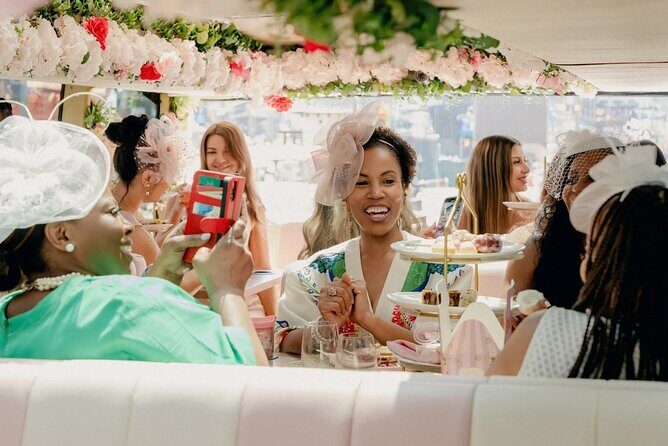 Tea Around Town: Chicago Tea Experience & City Sights - The Itinerary in Detail