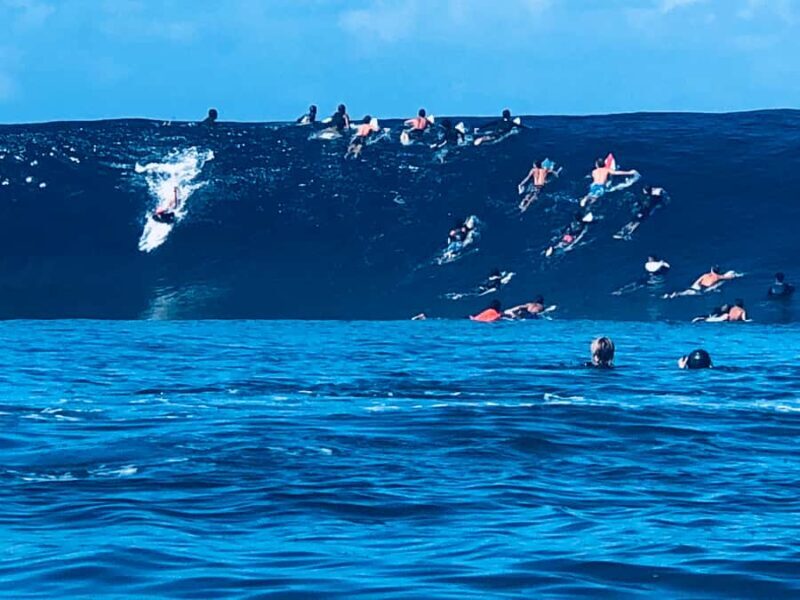 Teahupoo : First row Tahiti Pro taxi boat Tour - Setting the Scene: Teahupoo’s Iconic Waves and Natural Beauty