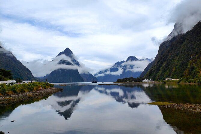 TeAnau to Queenstown via Milford Sound Tour with Cruise and Lunch - An In-Depth Look at the Itinerary and Highlights  