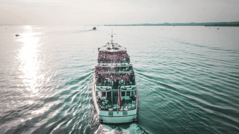 Techno Dampfer Zurich W/ Kollektiv Turmstrasse - Getting to the Jetty
