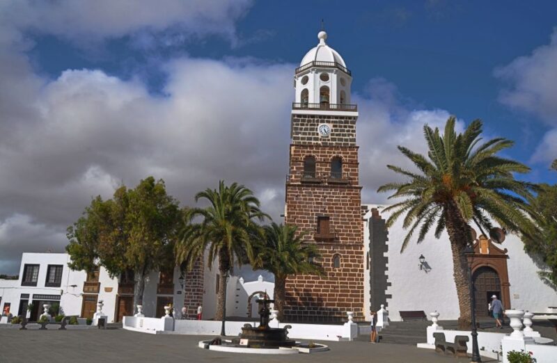 Teguise: Market and César Manrique Foundation Tour - Good To Know