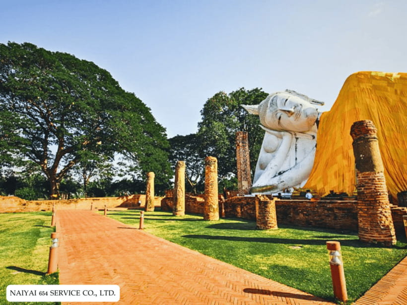 Temple Visits in Ayutthaya and a Walk Through History. - Exploring Ayutthayas History