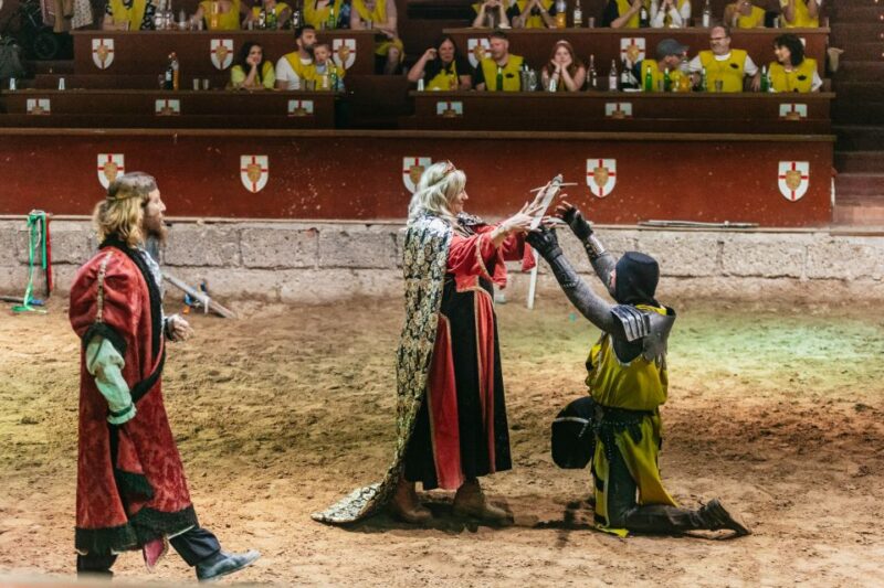 Tenerife: San Miguel Castle Medieval Show With Dinner - Dining Experience