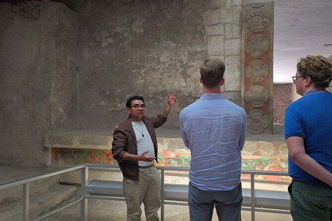 Teotihuacan and Basilica Guadalupe Private Car Tour - Visiting the Basilica Guadalupe