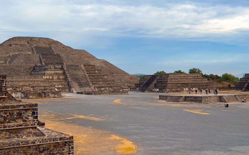 Teotihuacan: Full Guided Tour & Guadalupe Shrine Day Trip - An Introduction to the Tour Experience