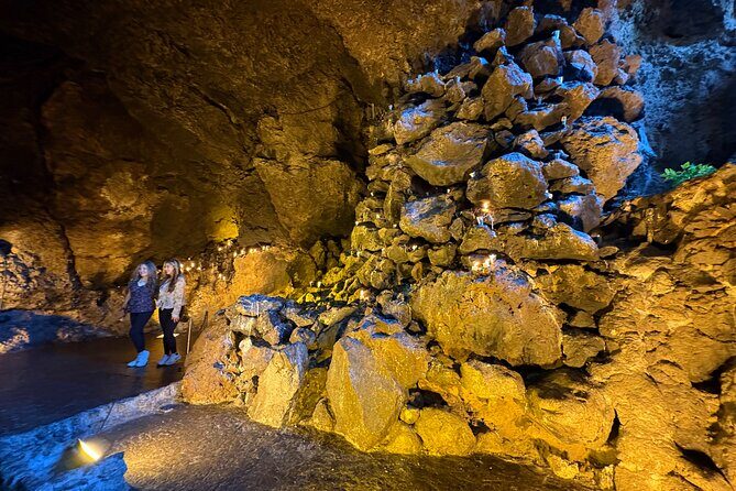 Teotihuacan Pyramids and La Gruta Restaurant - The Journey from Mexico City