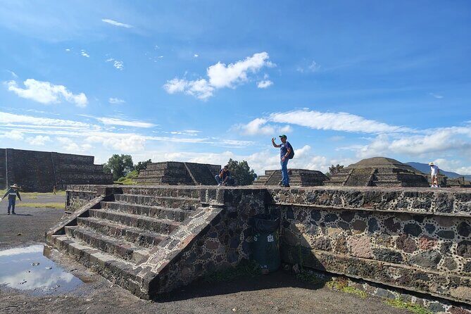 Teotihuacan Pyramids and La Gruta Restaurant - The Sum Up