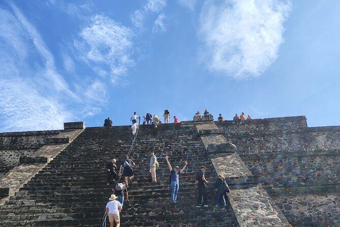 Teotihuacan Pyramids and La Gruta Restaurant - FAQ