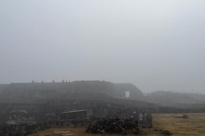 Teotihuacan Pyramids without Shops and Stops - Authenticity and Value