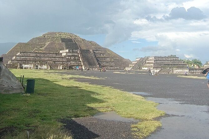 Teotihuacan Pyramids without Shops and Stops - The Experience’s Unique Touches