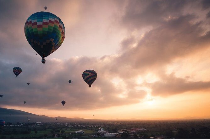 Teotihuacan shared Hot Air Balloon Ride and Private Tour - Hot Air Balloon Experience: A View Like No Other