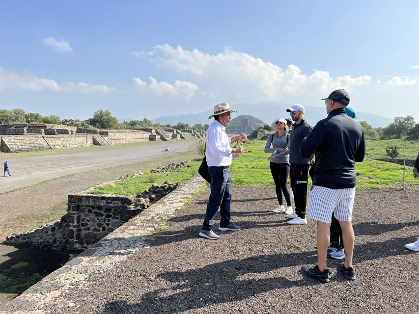 Teotihuacan: Tour With a Local, Transportation & Food - Key Points