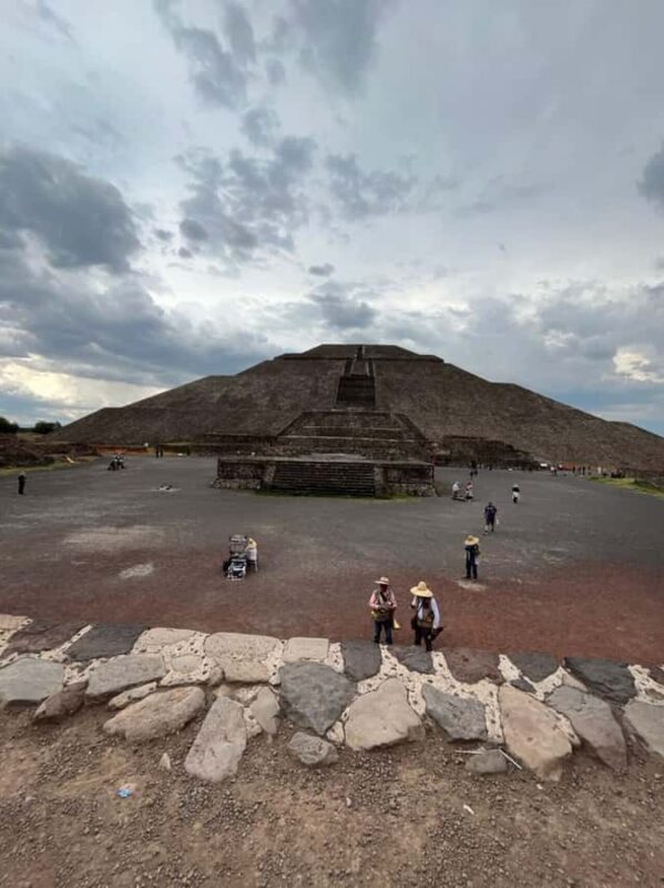 Teotihuacan VIP: Pyramids, Shrine of Guadalupe, and Tourist Areas - An In-Depth Look at the Tour Experience