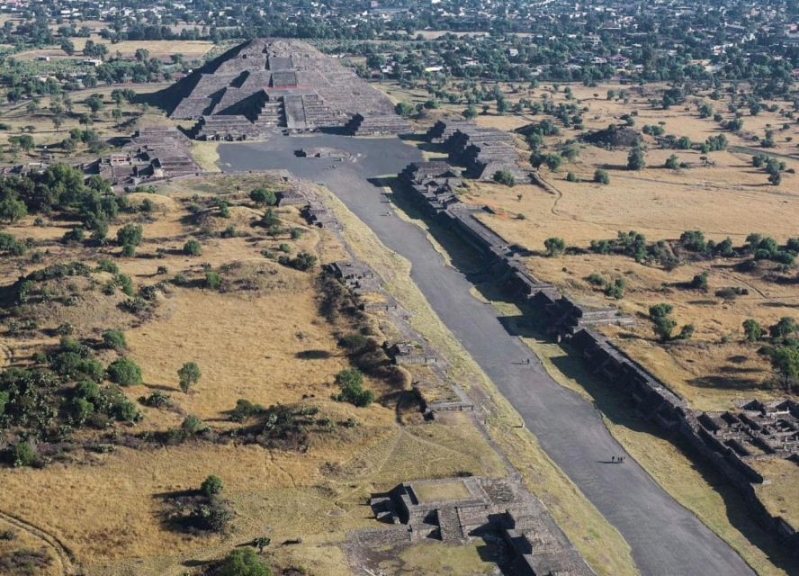 Teotihuacan Visit: Pyramids, Magic Town and UNESCO Site - Exploring Teotihuacan
