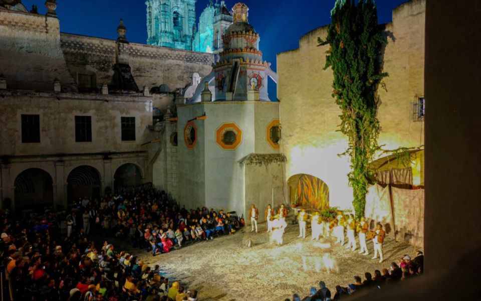 Tepotzotlan: Magical Guided Christmas Markets Walking Tour - A Private Group Experience