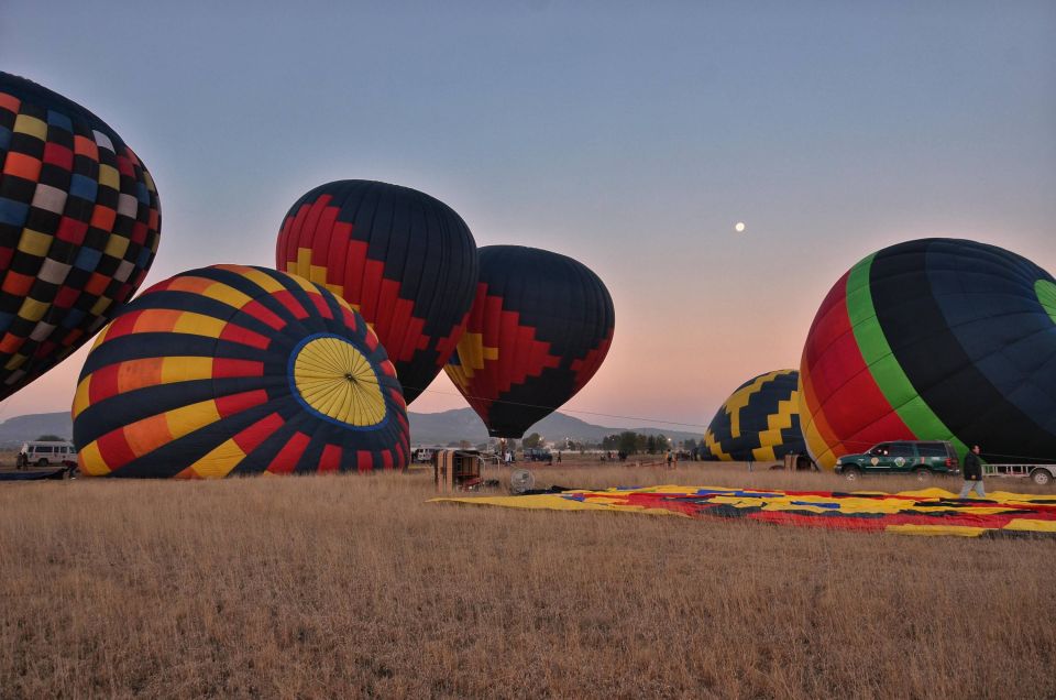 Tequisquiapan: Shared Hot Air Balloon Flight and Breakfast - Duration and Group Size