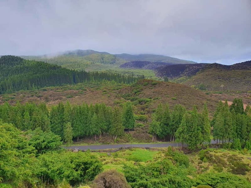 Terceira Island: Mistérios Negros & Mist. Novo Hike w/picnic - Key Points