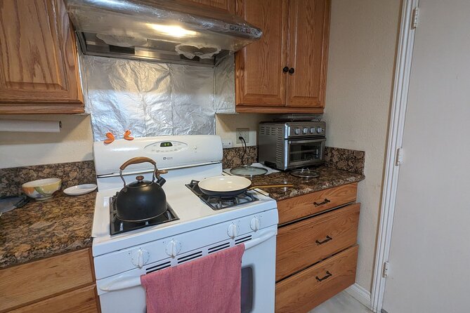 Thai Cooking Class in Fullerton, California - Host and Instructor