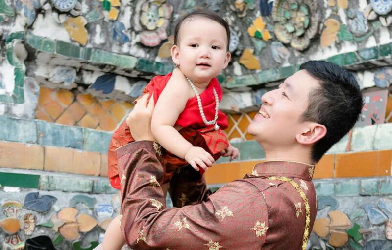 Thai Costume Photographer at Wat Arun/Pho in Bangkok - Booking and Pricing Information