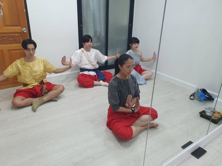 Thai Dance Class - Capturing Memorable Moments