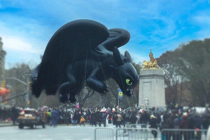 Thanksgiving Parade Indoor Viewing and Brunch Columbus Circle - Who Will Love This Experience?