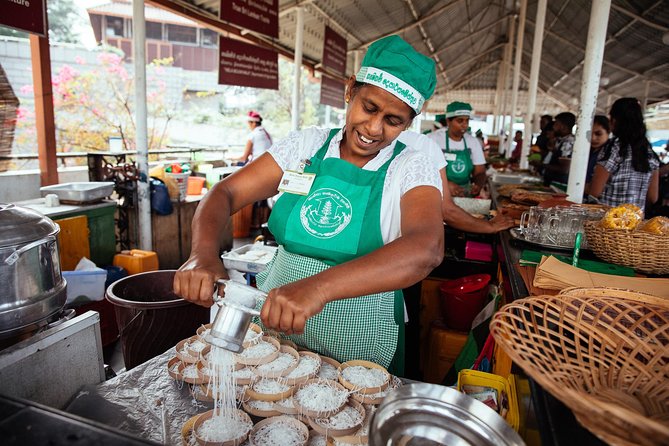 The 10 Tastings of Kandy With Locals: Private Street Food Tour - Pickup and Dropoff