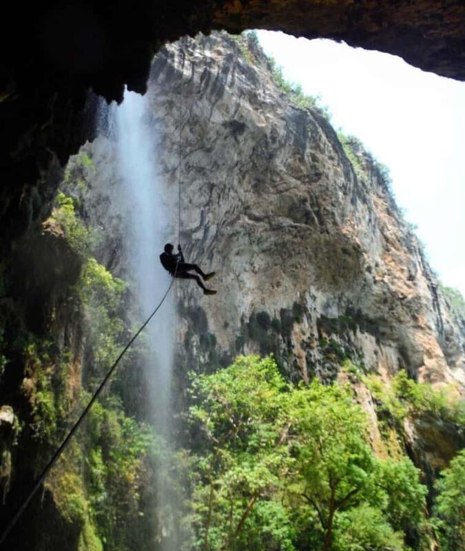 The 7 Abseils of Chipitín: Extreme Adventure in the Sierra - Key Points