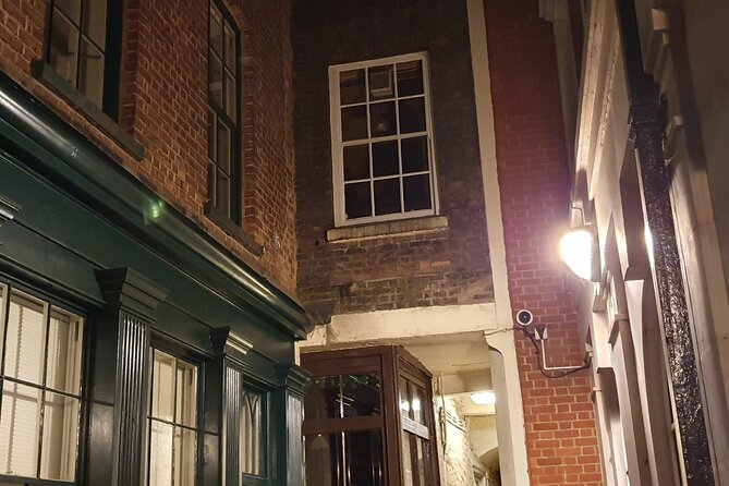 The Alleyways And Shadows Old City London Ghost Walk - Meeting and End Points