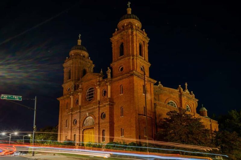 The Asheville Apparitions of the Abyss Ghost Tour - A Spooky Stroll Through Asheville’s Historic Streets