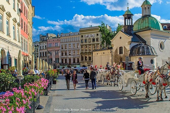 The Best of Krakow: Private Tour of the Old Town and Wawel Castle - Accessibility and Requirements