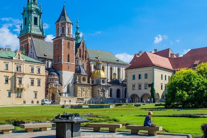 The Best of Krakow: Private Tour of the Old Town and Wawel Castle - Highlights of the Old Town Tour