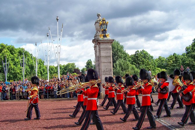 The Changing of the Guard Guided Walking Tour - Semi-Private 8ppl Max - Inclusions and Exclusions