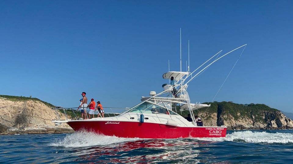 The Crucecita: Private Yacht Cruise in Huatulco With Drinks - Snorkeling Adventure in Huatulco