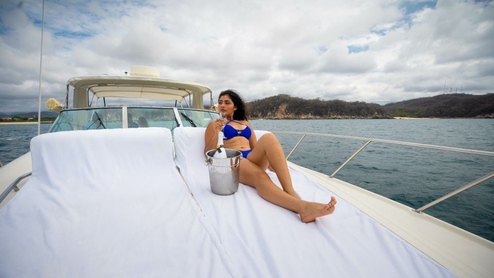 The Crucecita: Private Yacht Cruise in Huatulco With Drinks - Important Packing Recommendations