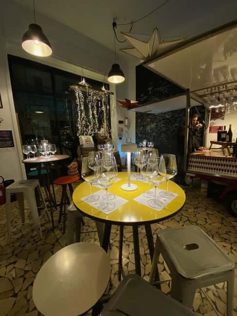 The divine Monday: WalkingWine's Happy Hour - Who Should Consider This Tour?