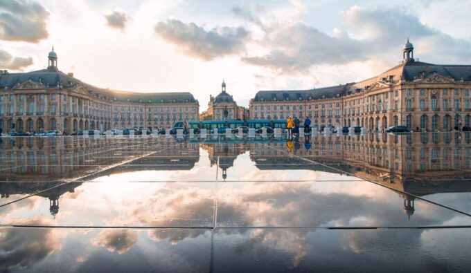 The Essential in Bordeaux, Private Tour With a Local - Strolling Through Place De La Bourse