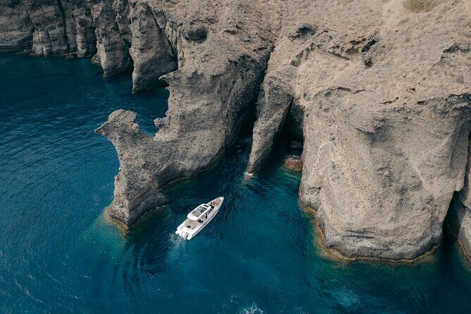 The Fastest Private Motor Yacht in Santorini - All Inclusive Tour - FAQ