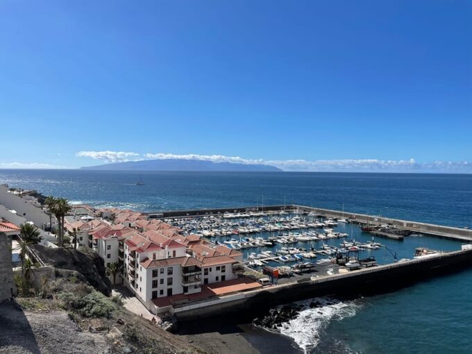 The Giants: 3H Sailing With Swimming, Drink & Tapas - Sailing Through Crystalline Waters