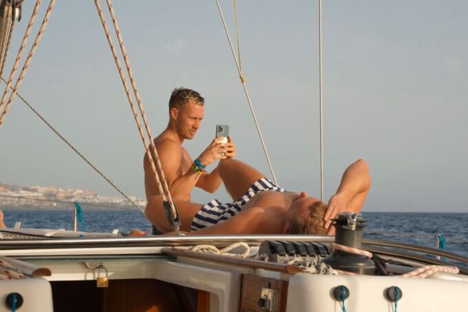 The Giants: 3H Sailing With Swimming, Drink & Tapas - Onboard Tapas and Drinks