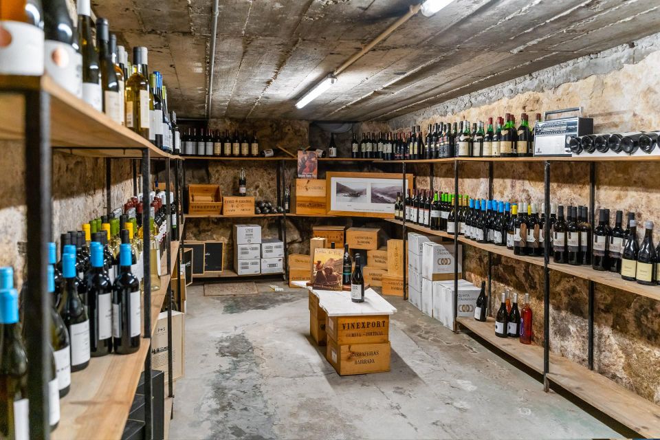 The Grand Finale Food Tour - Visiting Livraria Lello & Irmao