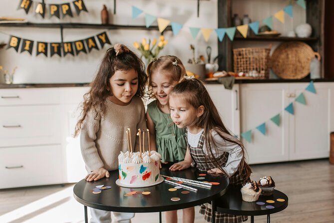 The Great Pensacola Birthday Party Tour & Scavenger Hunt - Meeting and Accessibility Information
