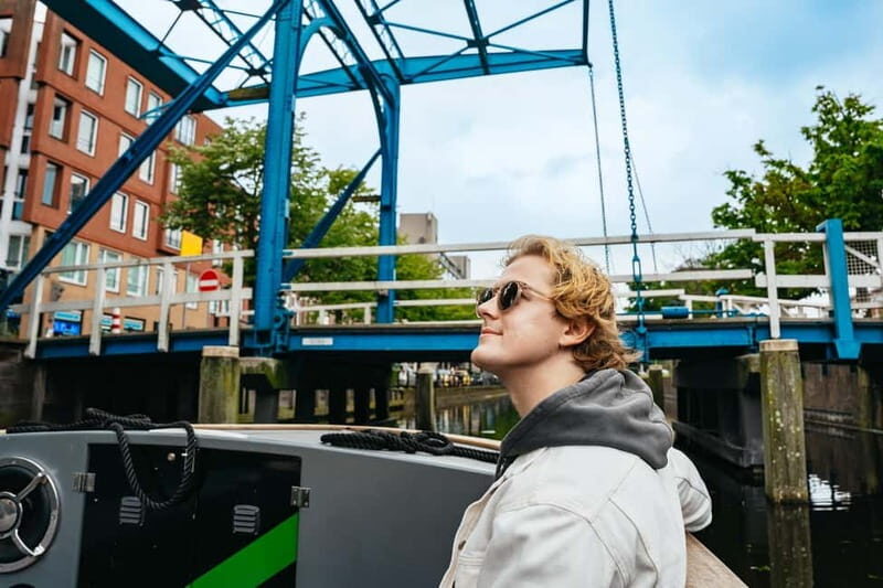 The Hague: Canal Cruise with music from local artists - Key Points