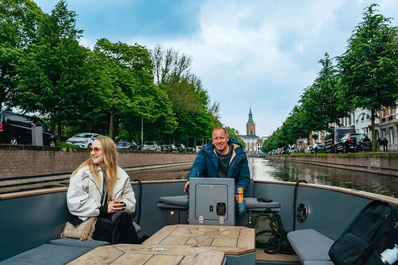 The Hague: Canal Cruise with music from local artists - A Thorough Look at the Experience