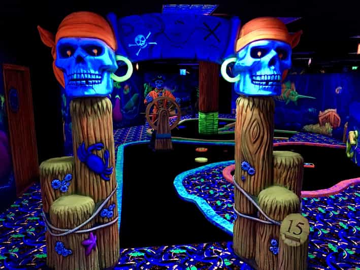 The Hague: Glowgolf Glow in the Dark Indoor Minigolf - Booking and Pricing