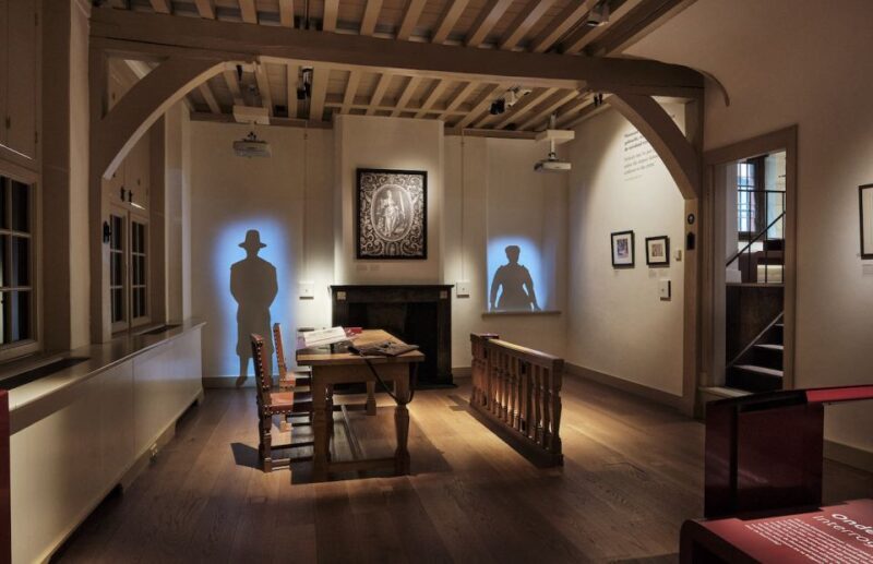 The Hague: Prison Gate Museum - Amenities and Services