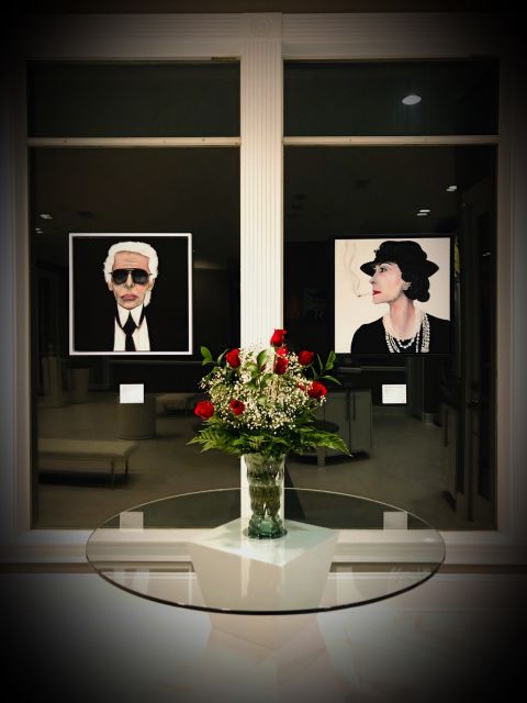 THE ICONS MUSEUM Day or Night Tour - Highlights: Portraits and Showcases