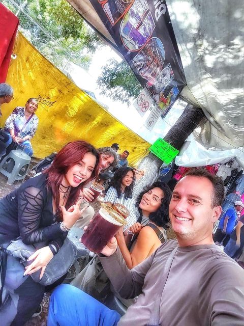 The Lagunillas Antique Bazaar - Exploring the Bazaar