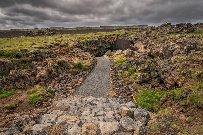 The Lava Tunnel Tour With Transfer From Reykjavik - Reviews and Ratings