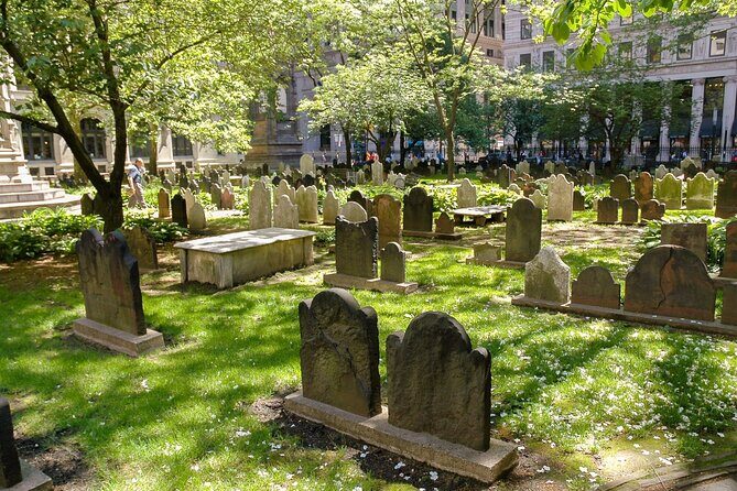 The Manhattan Bus and Walking Tour: Times Square to Battery Park - The Grand Finale in Battery Park