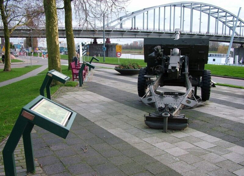 The Netherlands: WW2 Private Day Trip - Tour Experience
